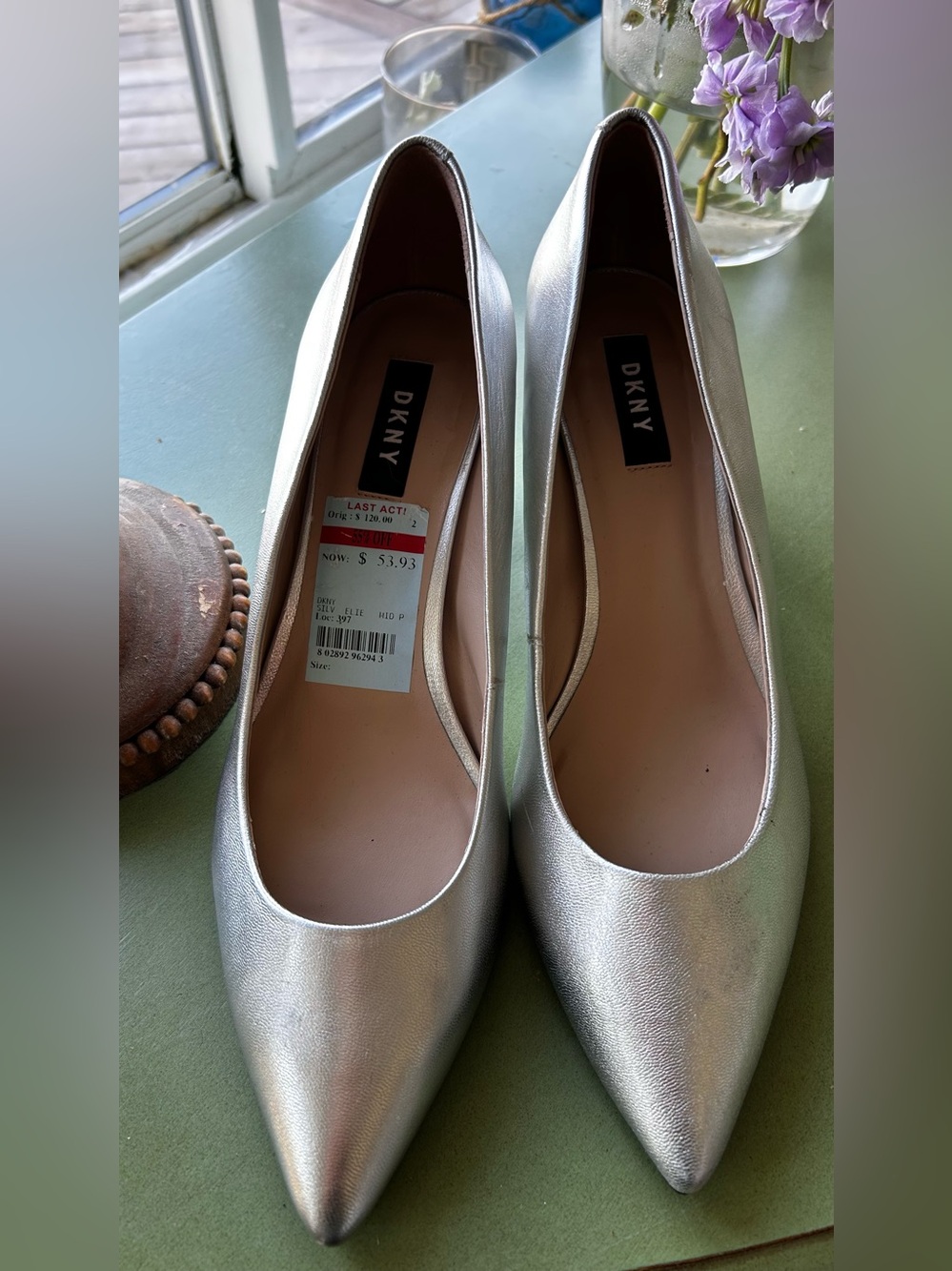 DKNY Elie Silver Leather Pointed Toe Block Heel Pumps Size 9